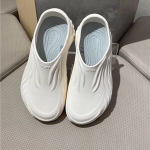 ✨Host Pick✨CROCS Unisex Echo Wave White Textured Clogs